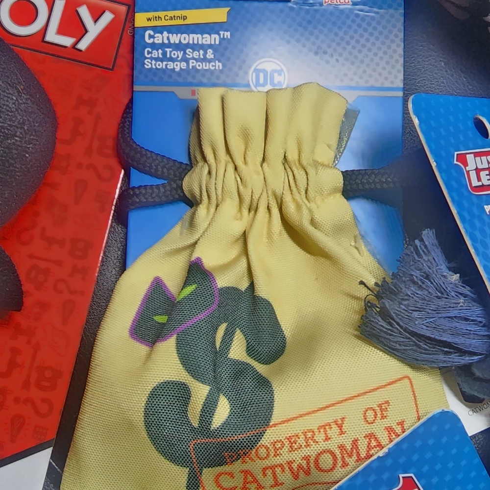 Dog/Cat toys lot mixed Monopoly/Batman - Picture 4 of 7